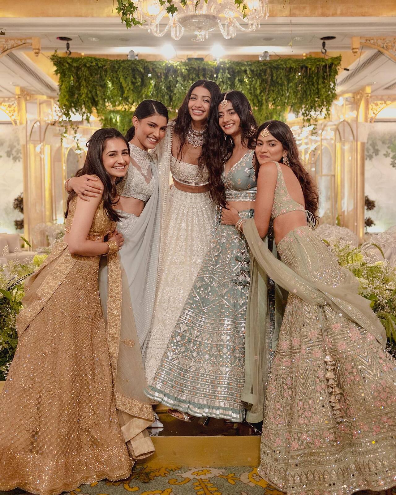 In such a short span in the industry, the actress has made good friends with whom she is often seen hanging out. Some of her close pals include celebs like Alanna Panday and Alizeh Agnihotri.